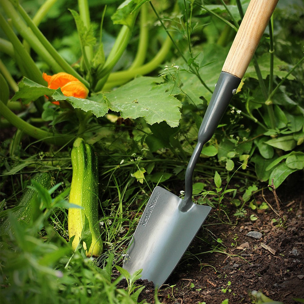 Kent & Stowe Carbon Steel Trowel