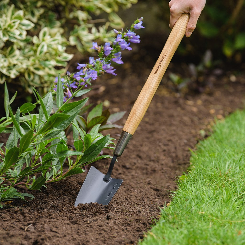 Kent & Stowe Carbon Steel Border Hand Trowel