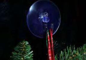 Suction Cup Wreath Hanger