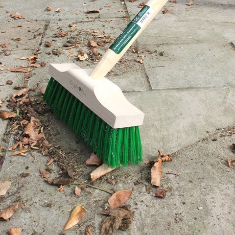 Burgon & Ball Short Handled Miracle Block Paving Brush